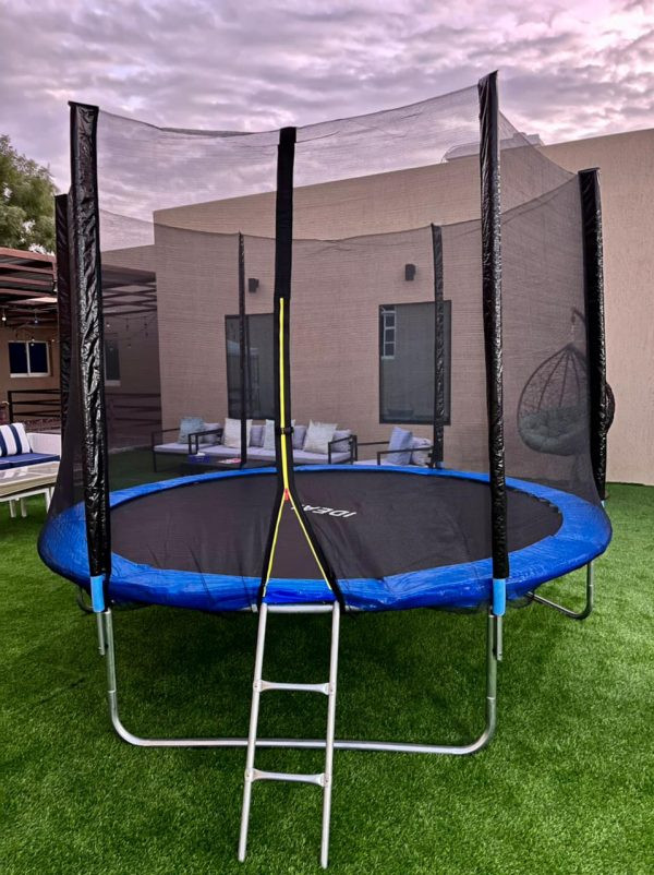 Trampoline with saftey net 12ft